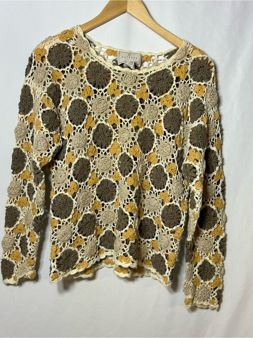 Express Tricot Medium Crochet Floral Pullover Sweater in Beige Brown Yellow